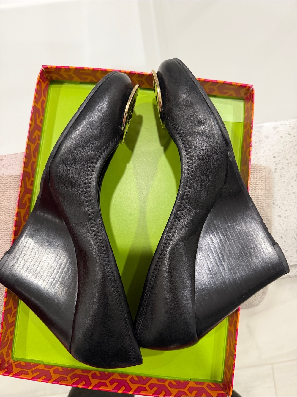 Tory Burch Black Leather Wedge Pumps with Gold Logo - Picture 6 of 7